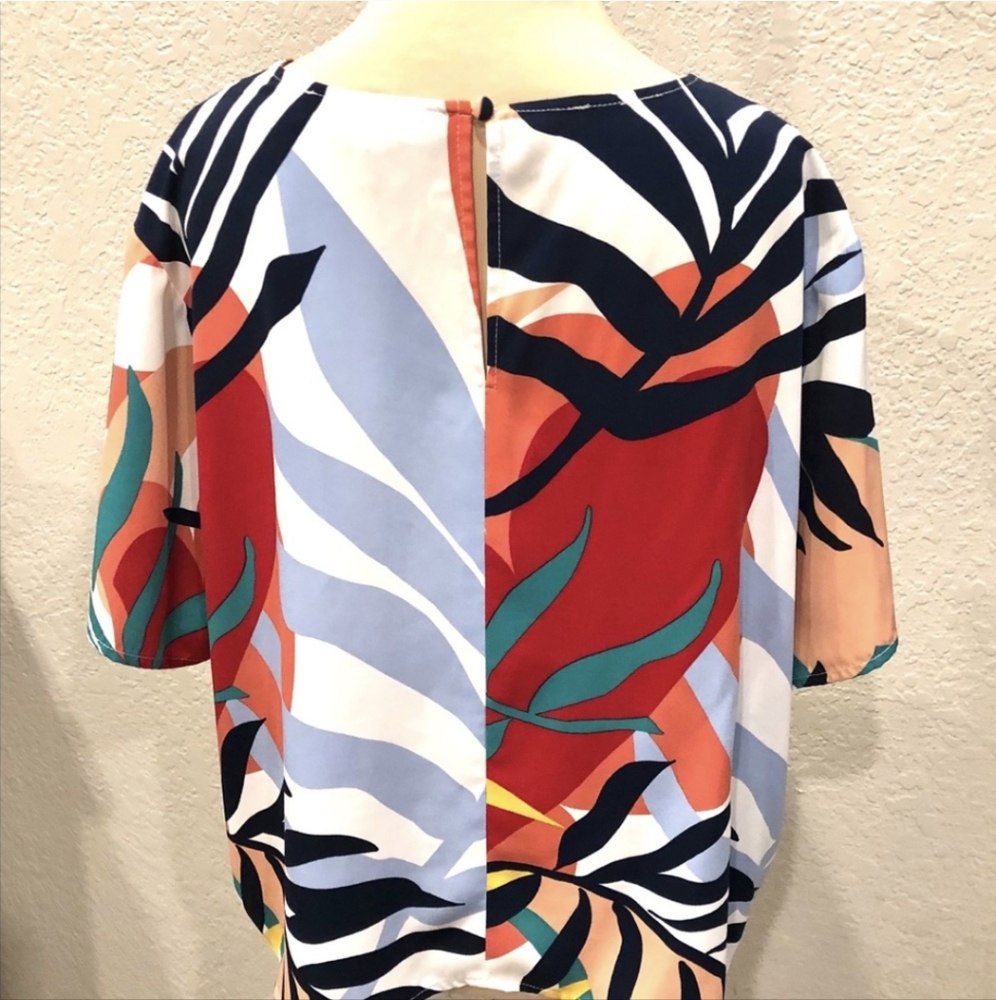 Abstract Print Blouse - Picture 2 of 4